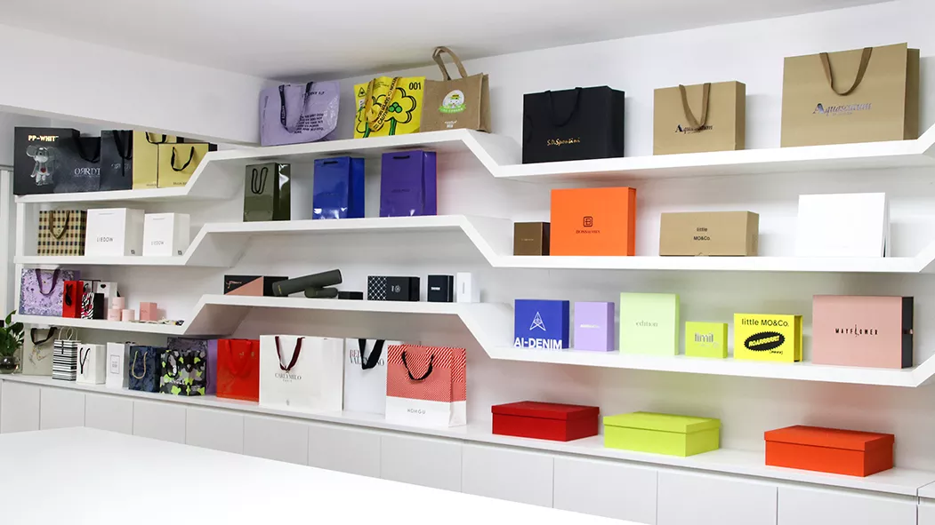 In túi giấy đẹp chất lượng, giá rẻ tại TPHCM 13 văn phòng - Bao Bì Quốc Thịnh