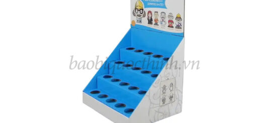 Bao bì Quốc Thịnh, đơn vị chuyên cung cấp, sản xuất và in kệ giấy carton 4 tầng trưng bày sản phẩm tại TP.HCM có uy tín